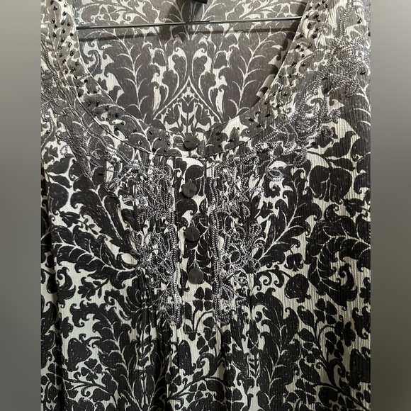 Maggie Barnes Womens 0X Blouse Tunic Black White Paisley with buttons & sequins - Picture 2 of 4